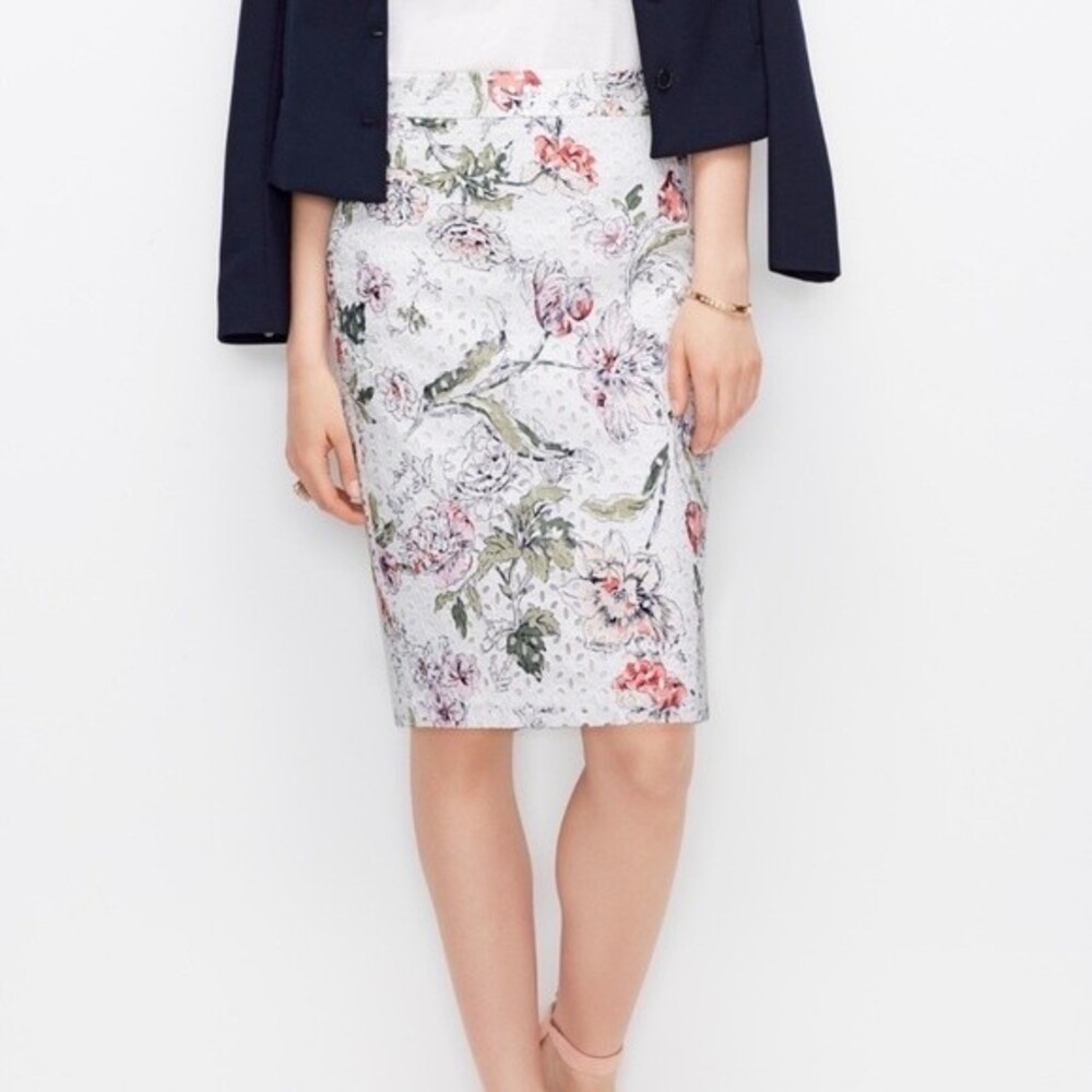 NWT Ann Taylor Floral Eyelet Pencil Mini Skirt 4